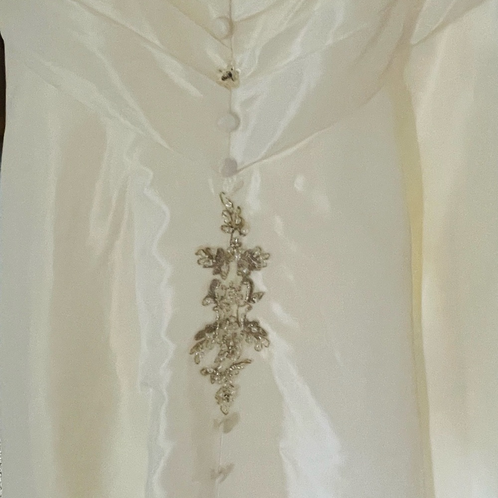 Chic Strapless Ivory Wedding Gown - Fit & Flare - Picture 10 of 12
